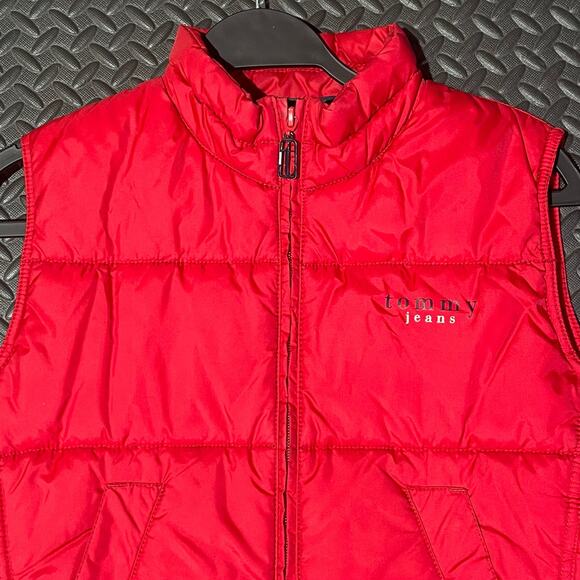tommyhilfiger Red Quilted puffer vest woman’s Size Large - Picture 2 of 6